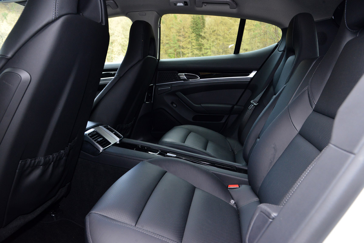 Porsche Panamera 2014 rear seats