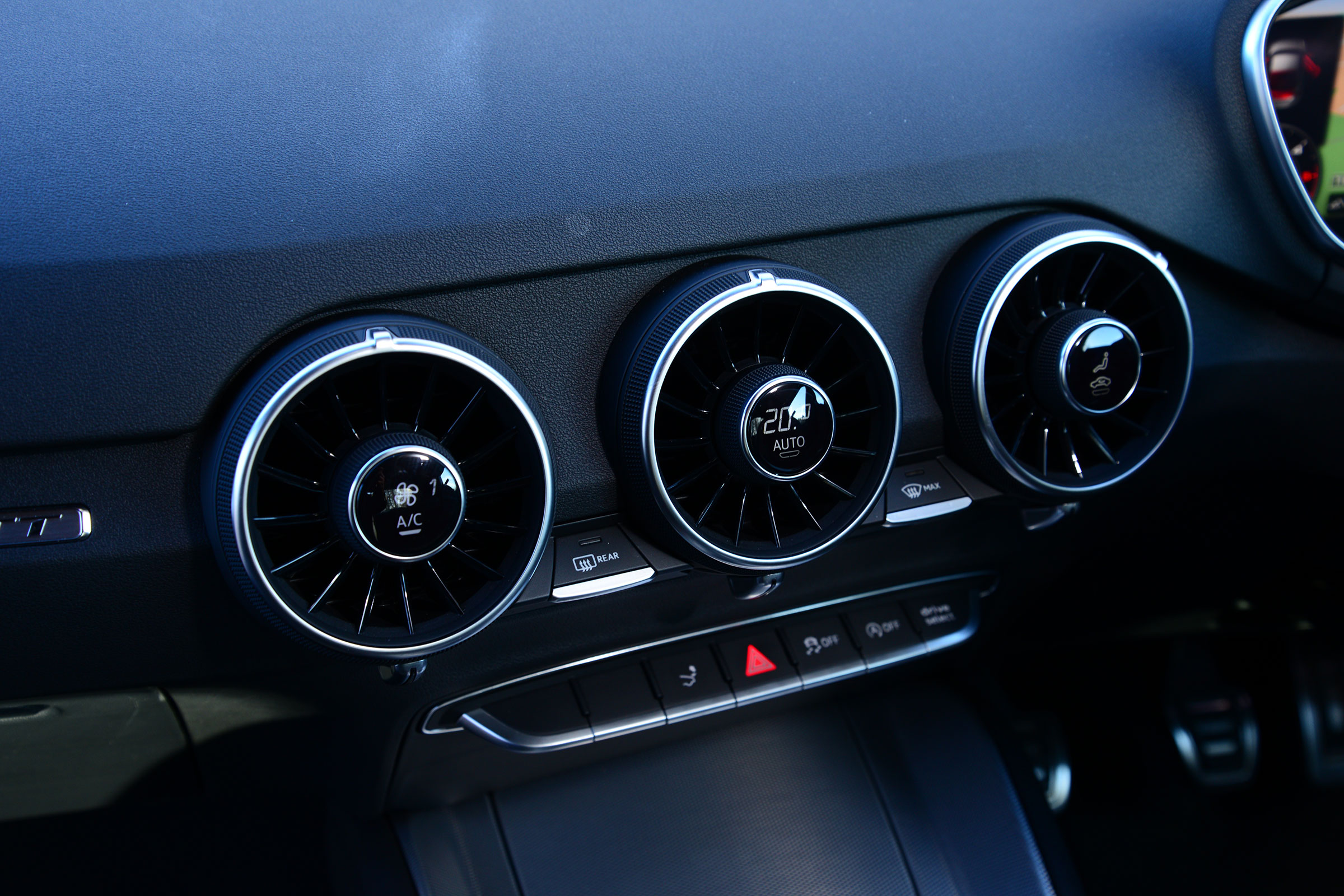 Audi TT Ultra - interior detail
