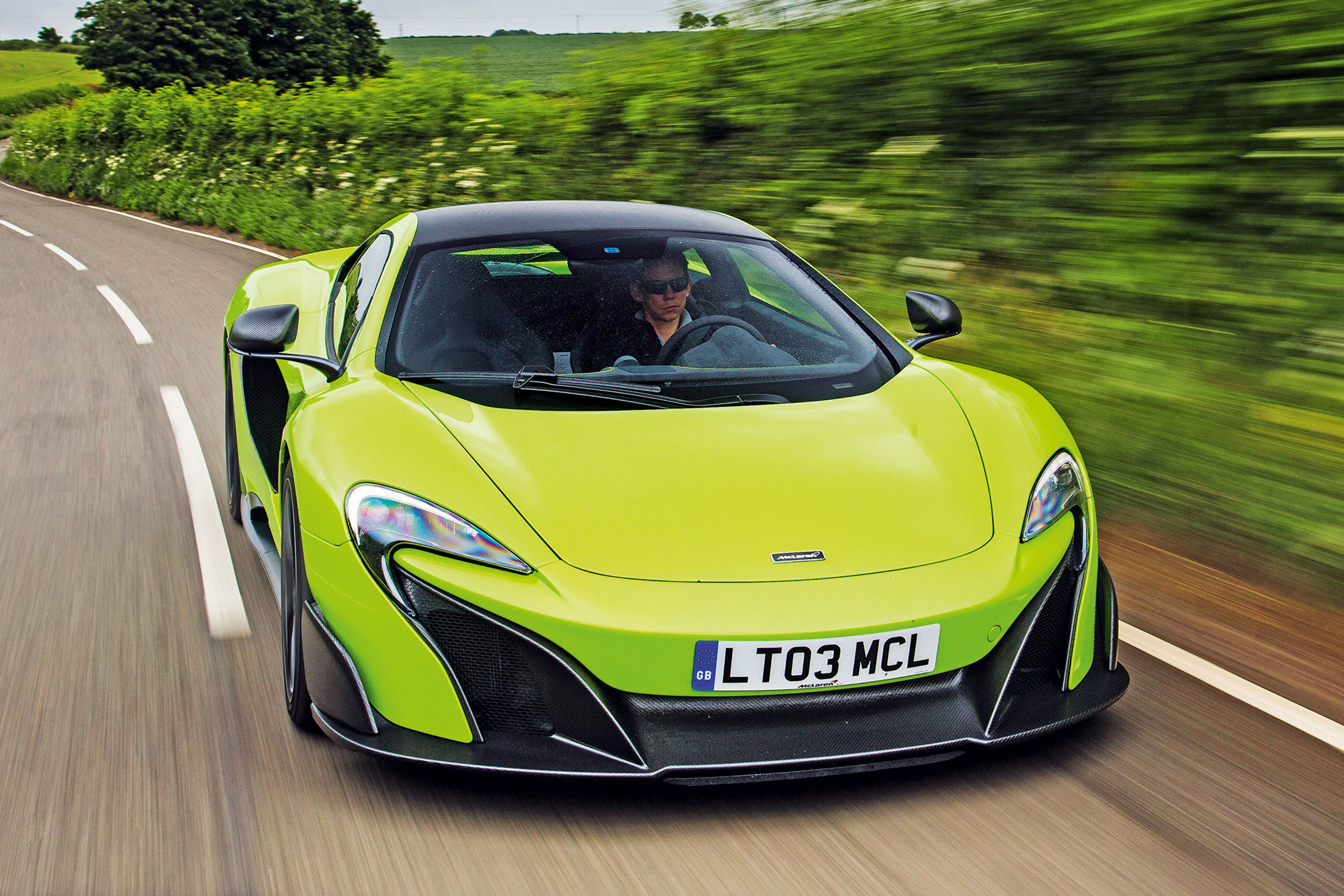 McLaren 675LT - front action