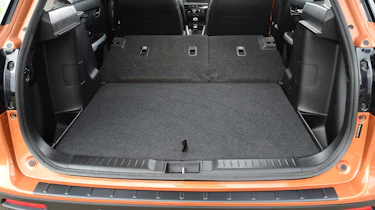 Suzuki Vitara 2015 front driving
