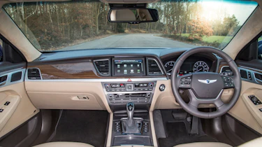 Hyundai Genesis UK 2015 interior