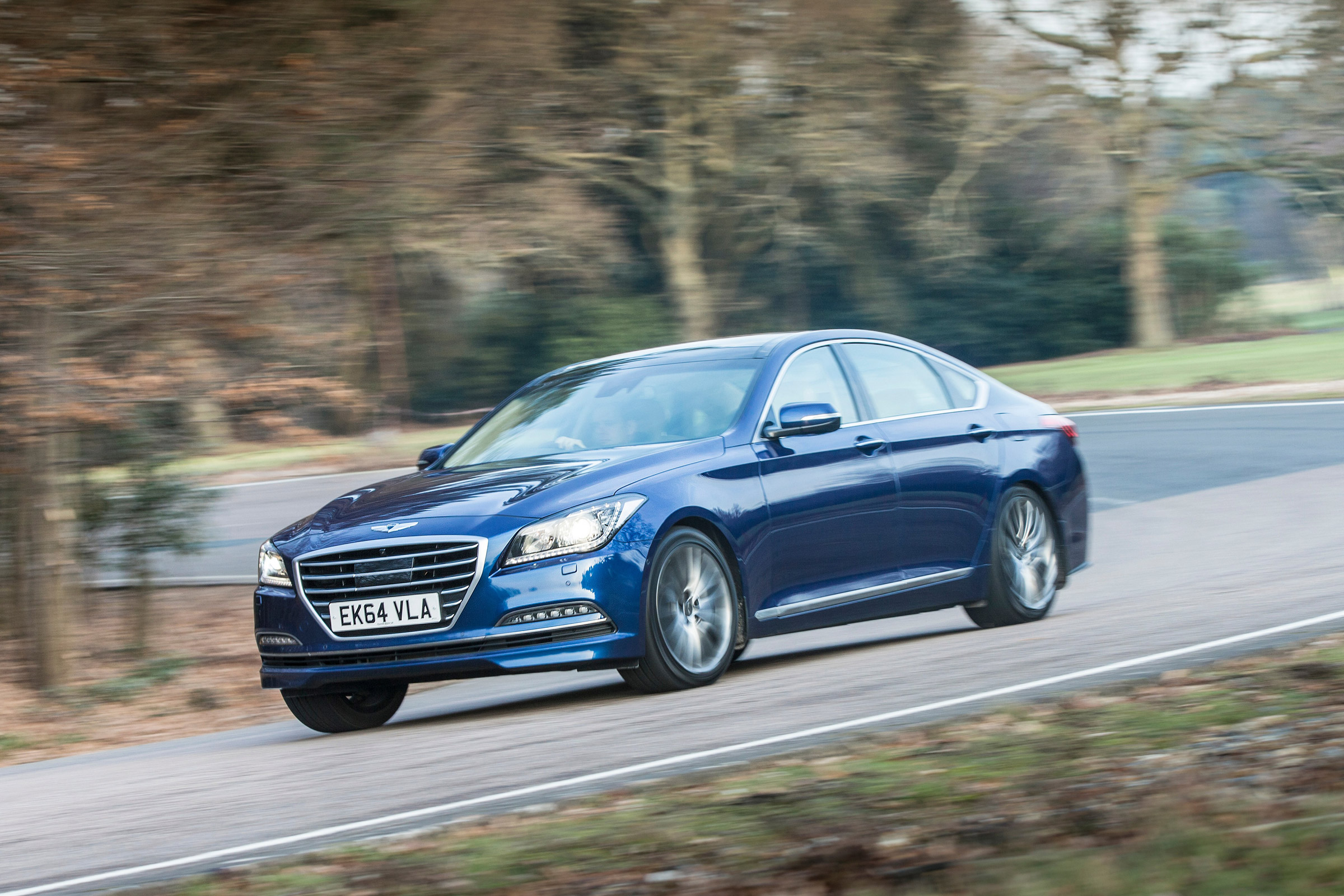 Hyundai Genesis UK 2015 action