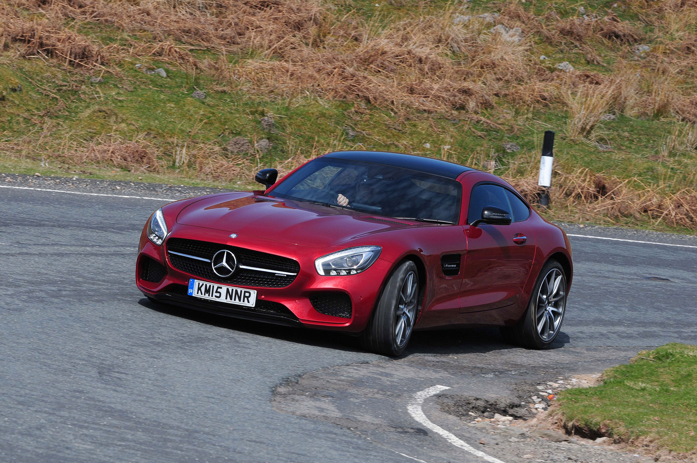 Mercedes-AMG GT S 2015 - cornering