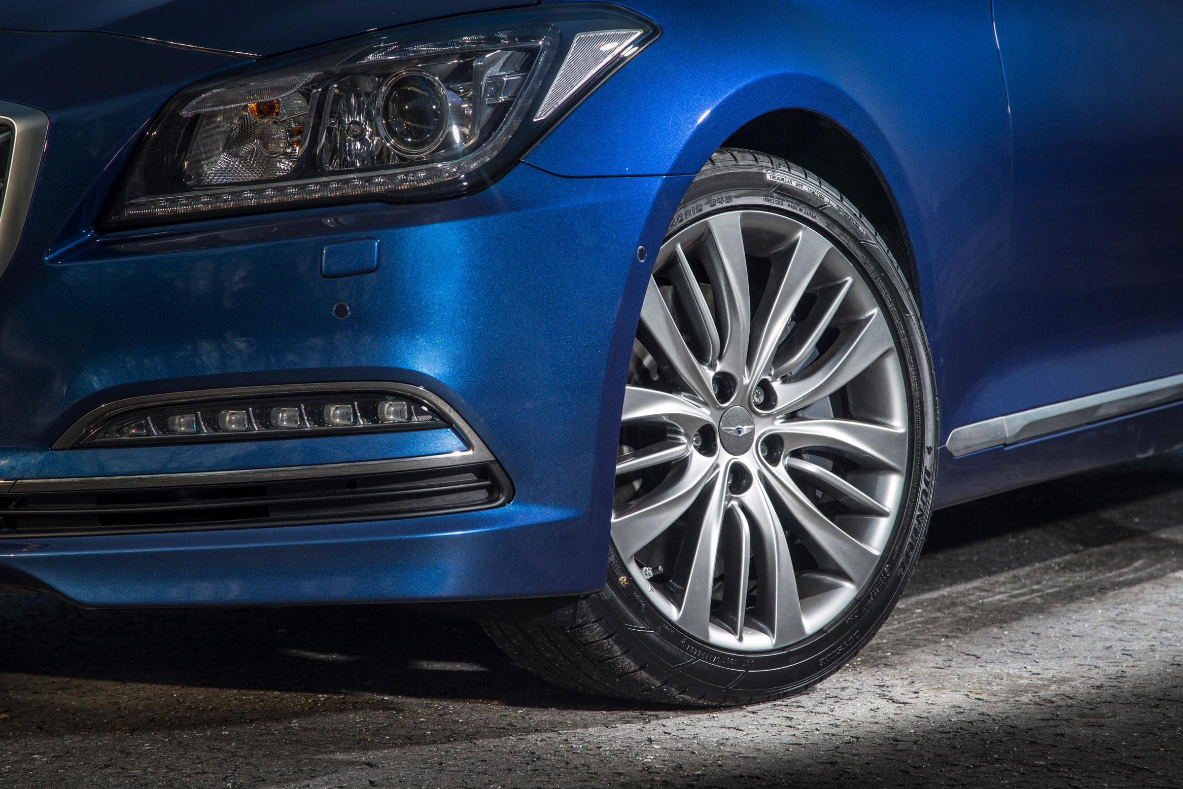 Hyundai Genesis UK 2015 wheel