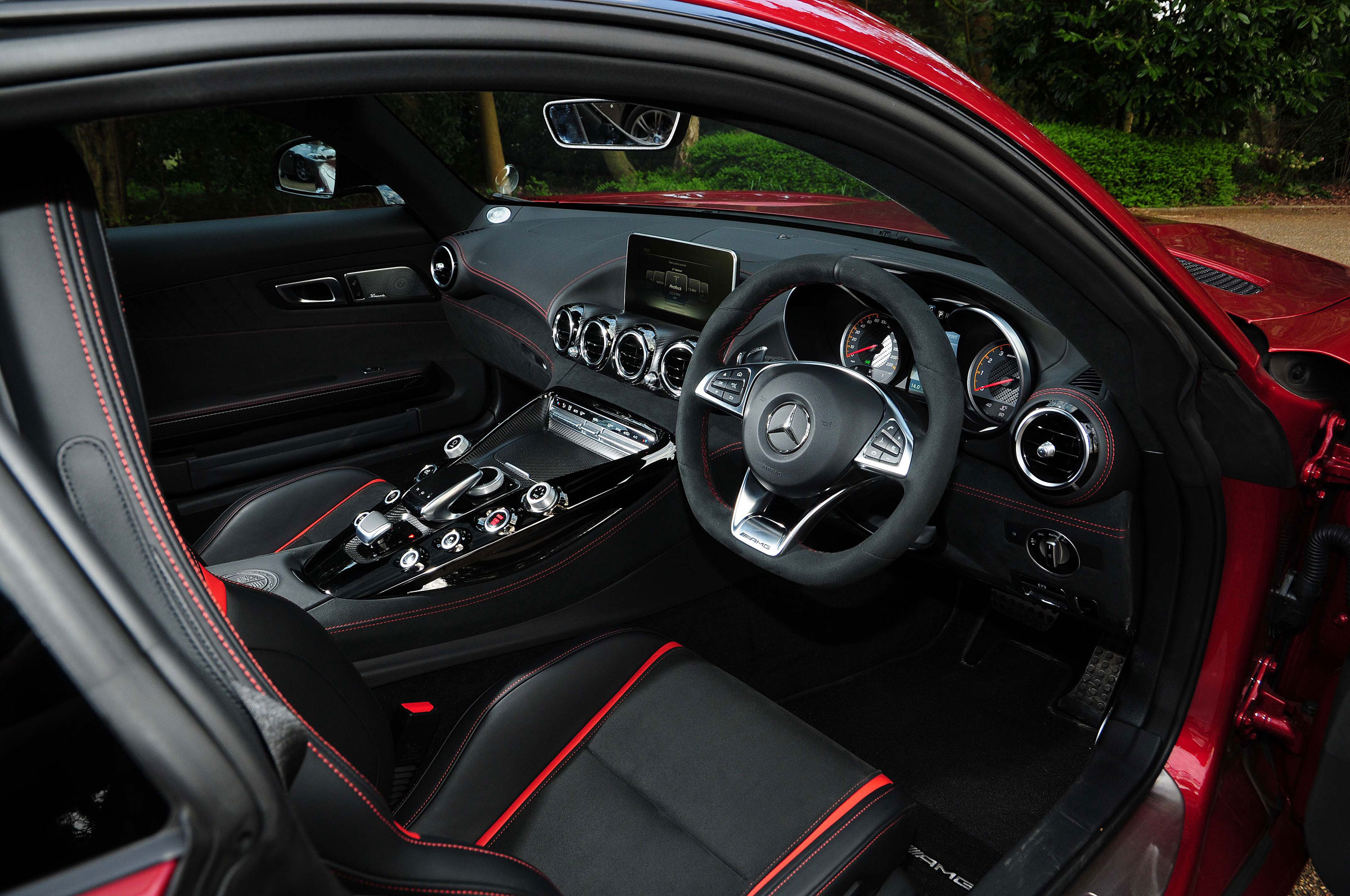 Mercedes-AMG GT S 2015 - interior