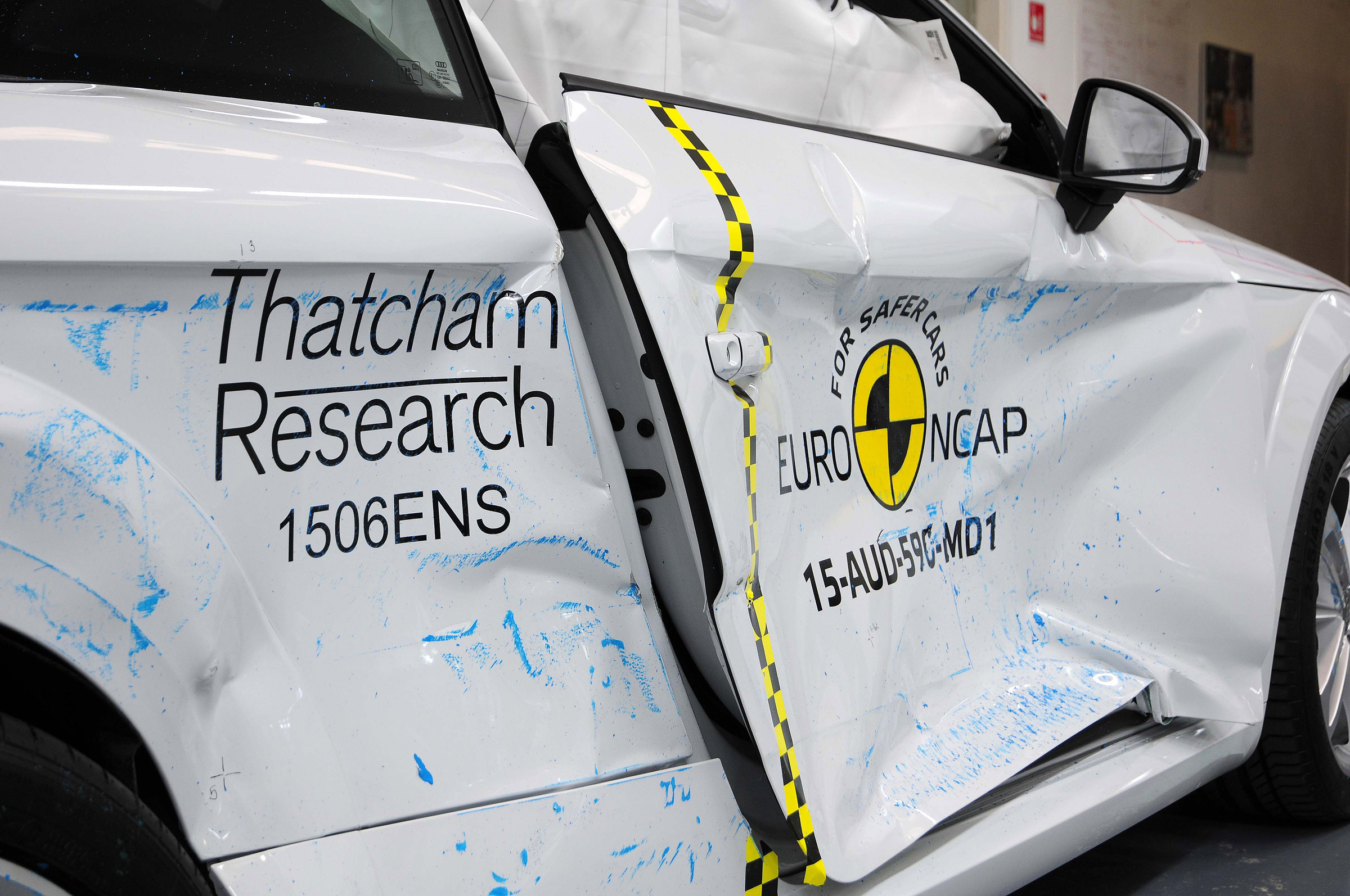 Euro NCAP - white TT side impact