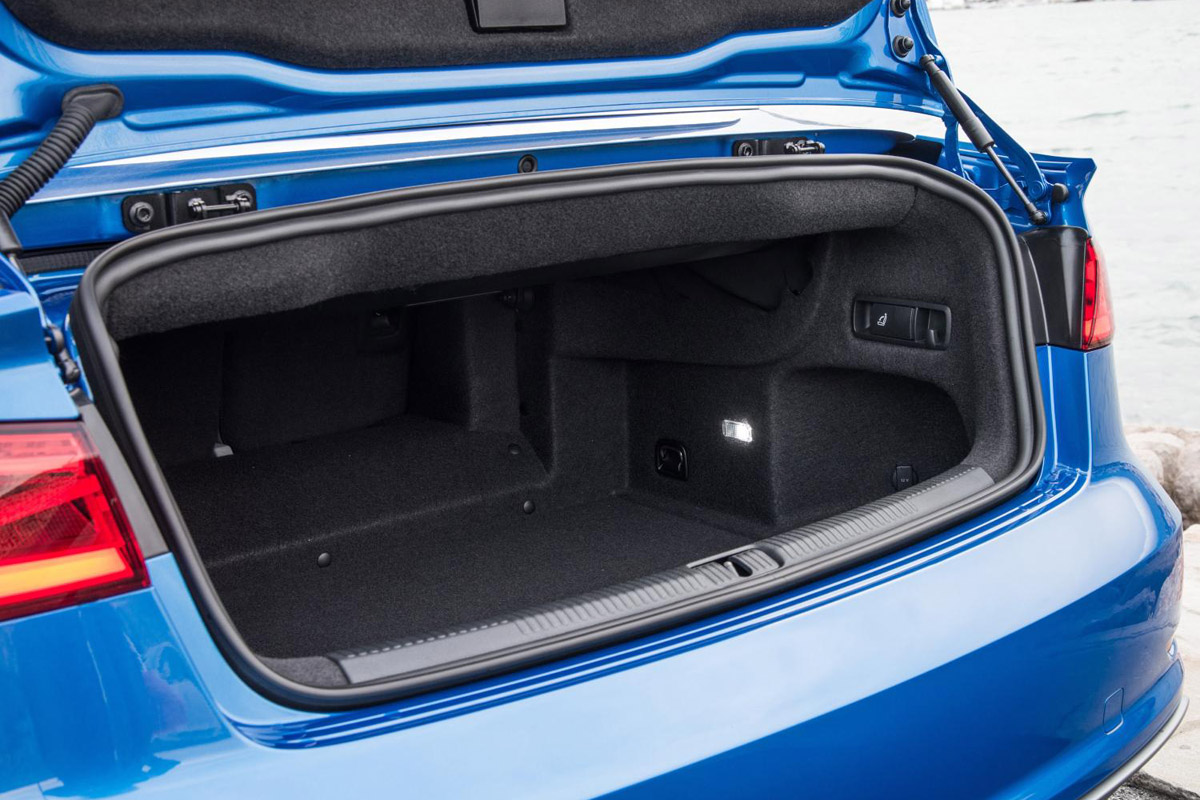 Audi A3 Cabriolet  boot