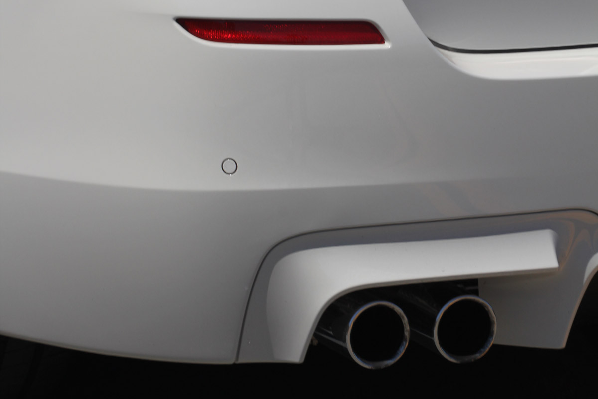 BMW M5 manual exhaust detail