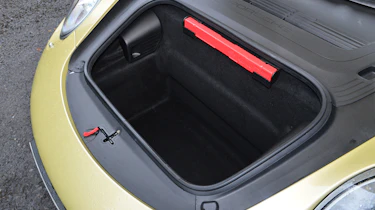 Porsche 911 Carrera 4S boot