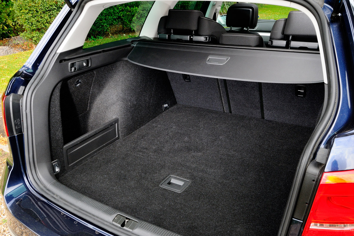 Volkswagen Passat Alltrack boot