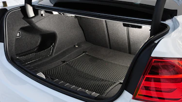 BMW 320i xDrive boot