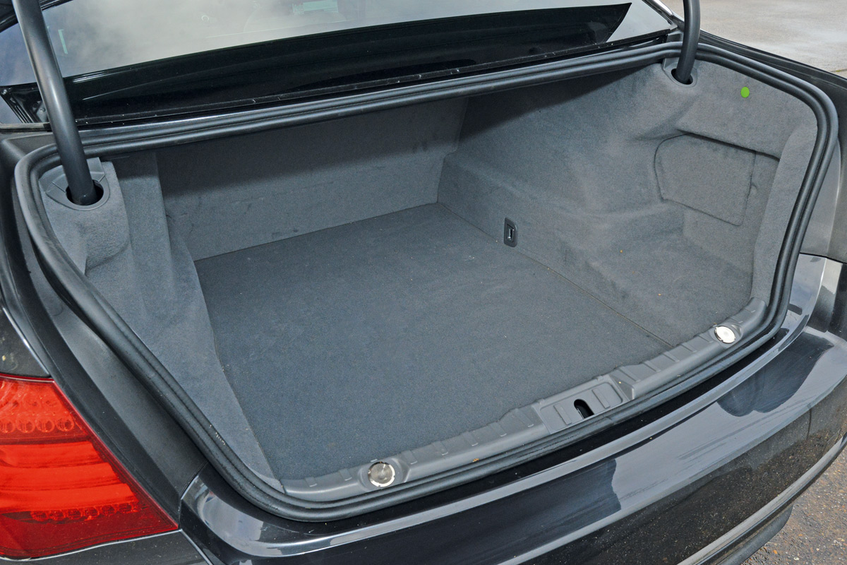BMW 5 Series Touring boot