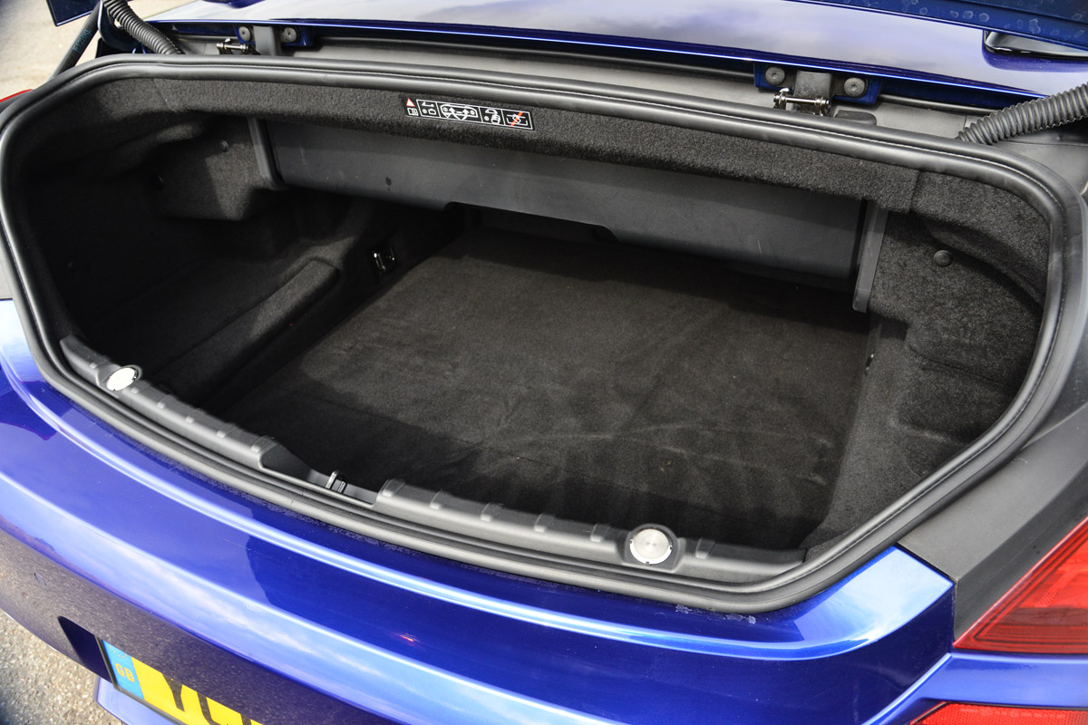 BMW M6 Convertible boot