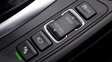 BMW 330d Touring interior detail