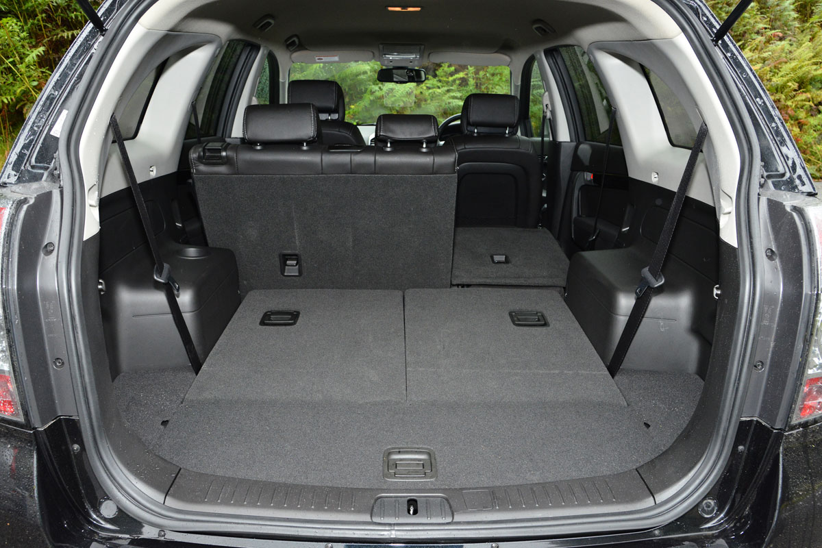 Chevrolet Captiva boot
