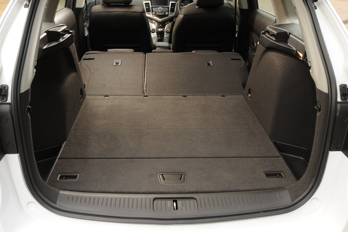 Chevrolet Cruze SW boot