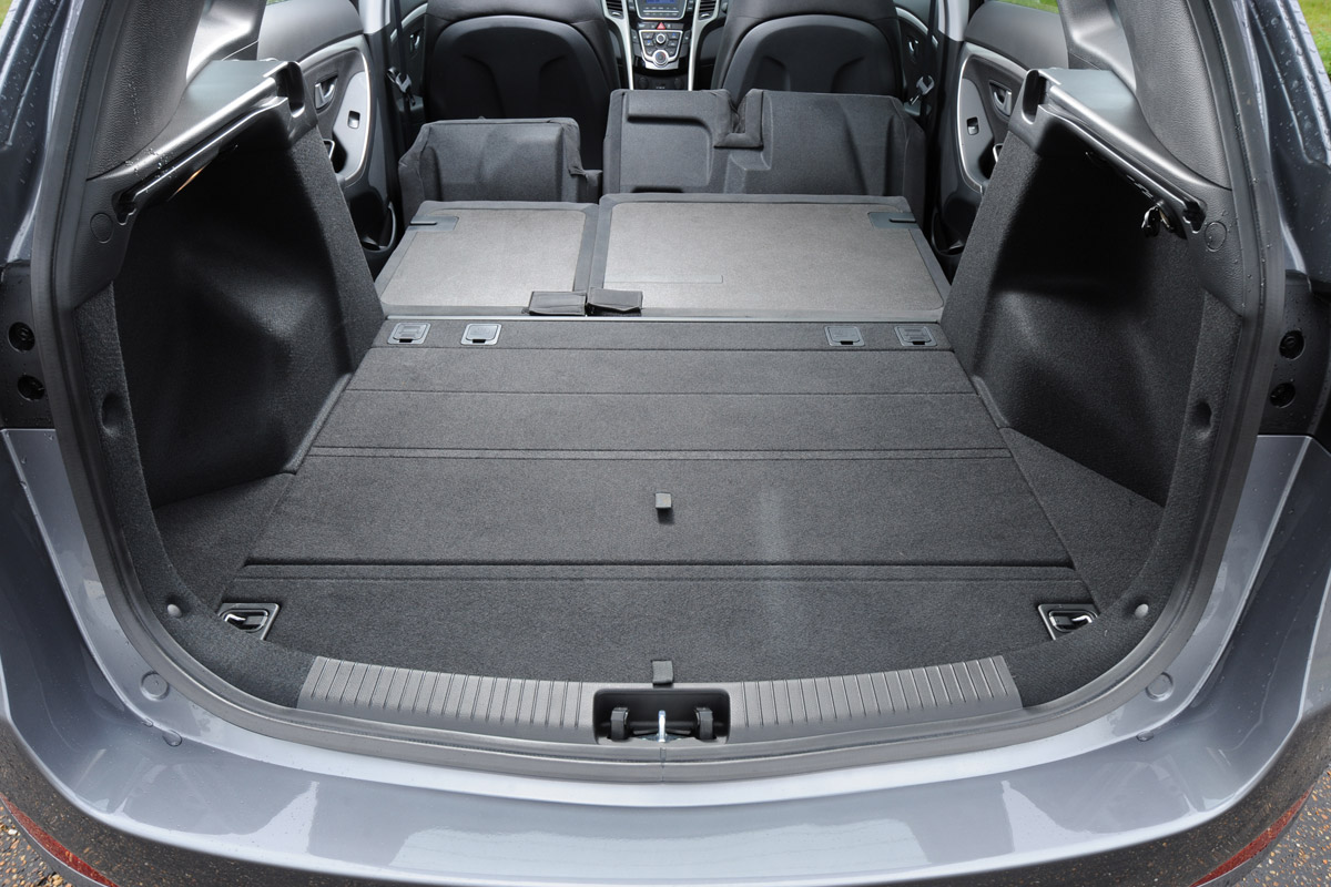 Hyundai i30 Tourer boot seats folded