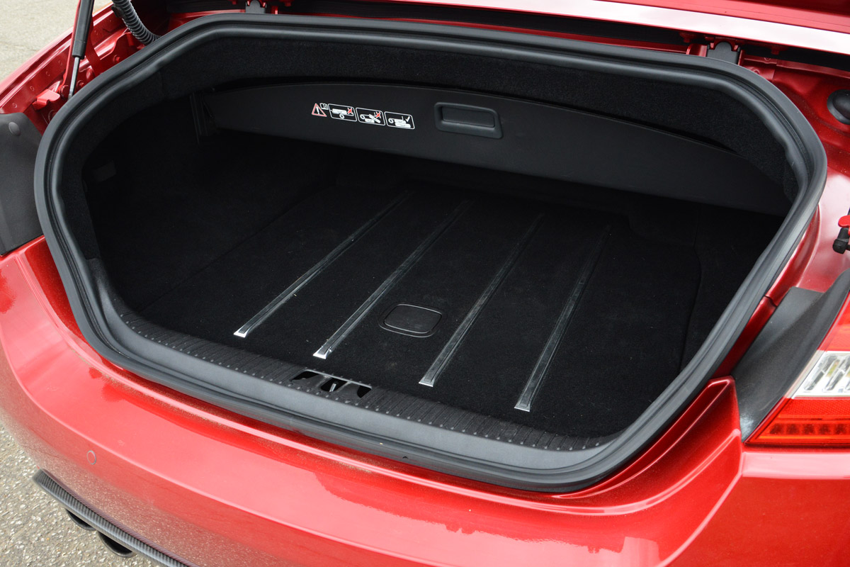 Jaguar XKR-S Convertible boot