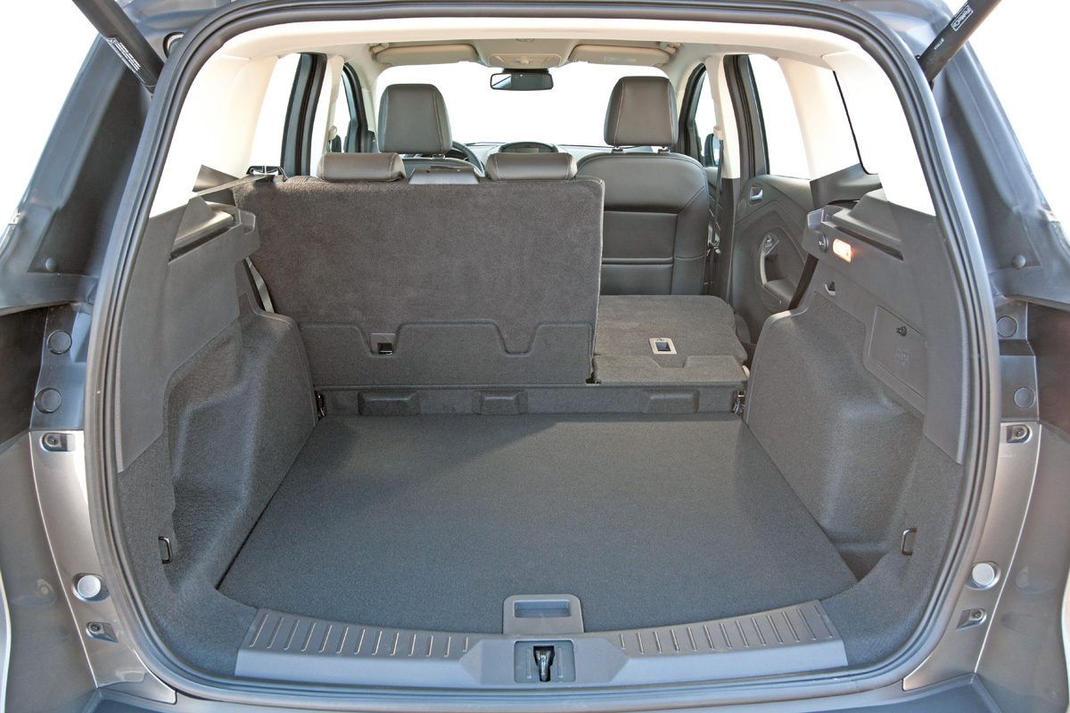 Ford Kuga 2.0 TDCi boot