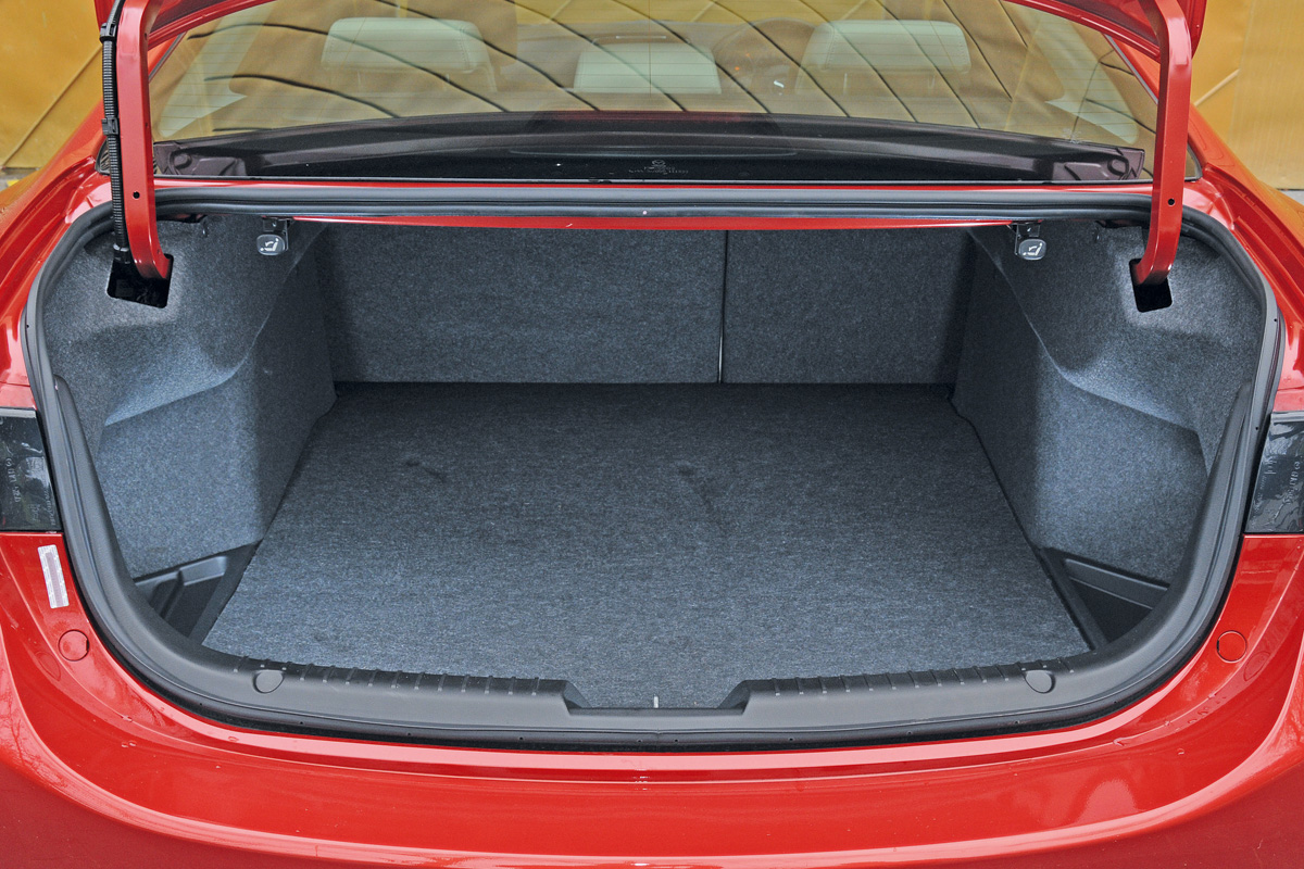 Mazda 6 2.2D Sport boot