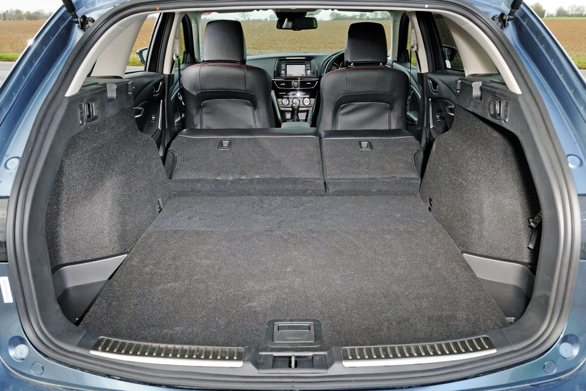 Mazda 6 saloon boot
