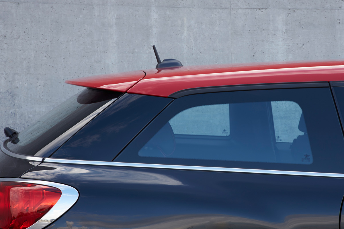 MINI JCW Paceman roofline detail