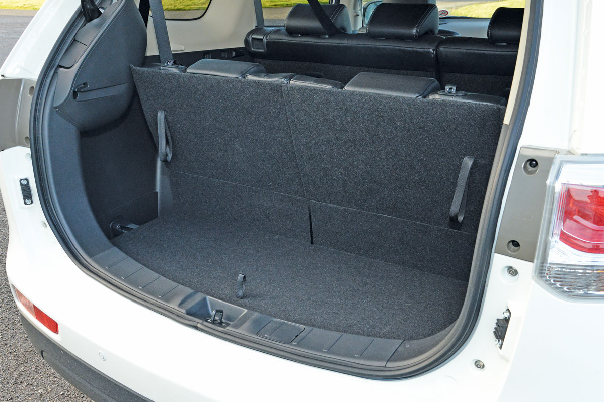 Mitsubishi Outlander boot