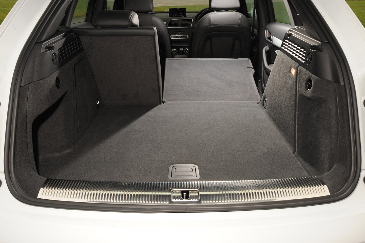 Audi Q3 boot