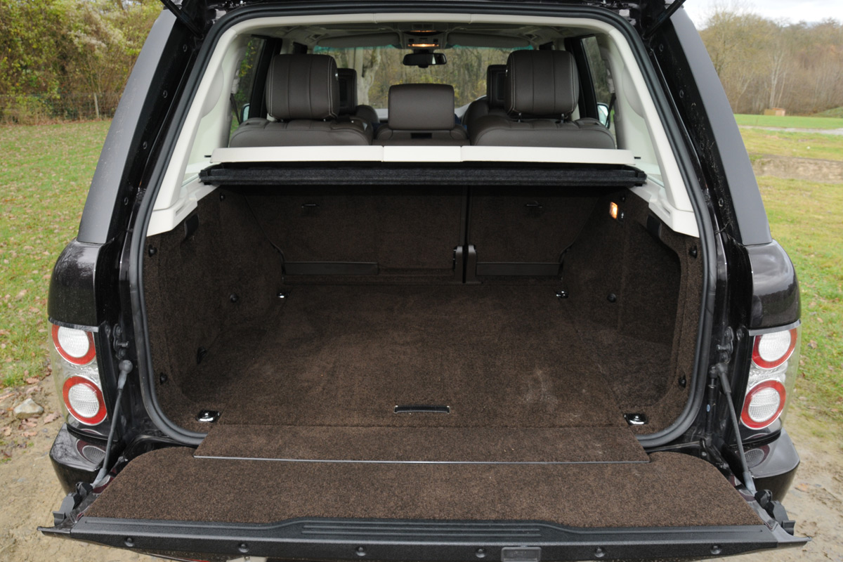 Range Rover MkIII boot