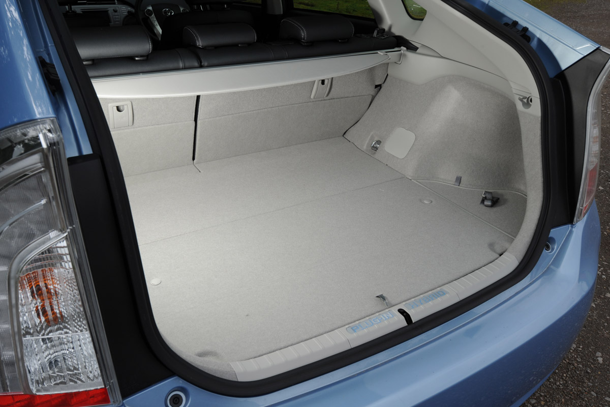 Toyota Prius Plug-in boot
