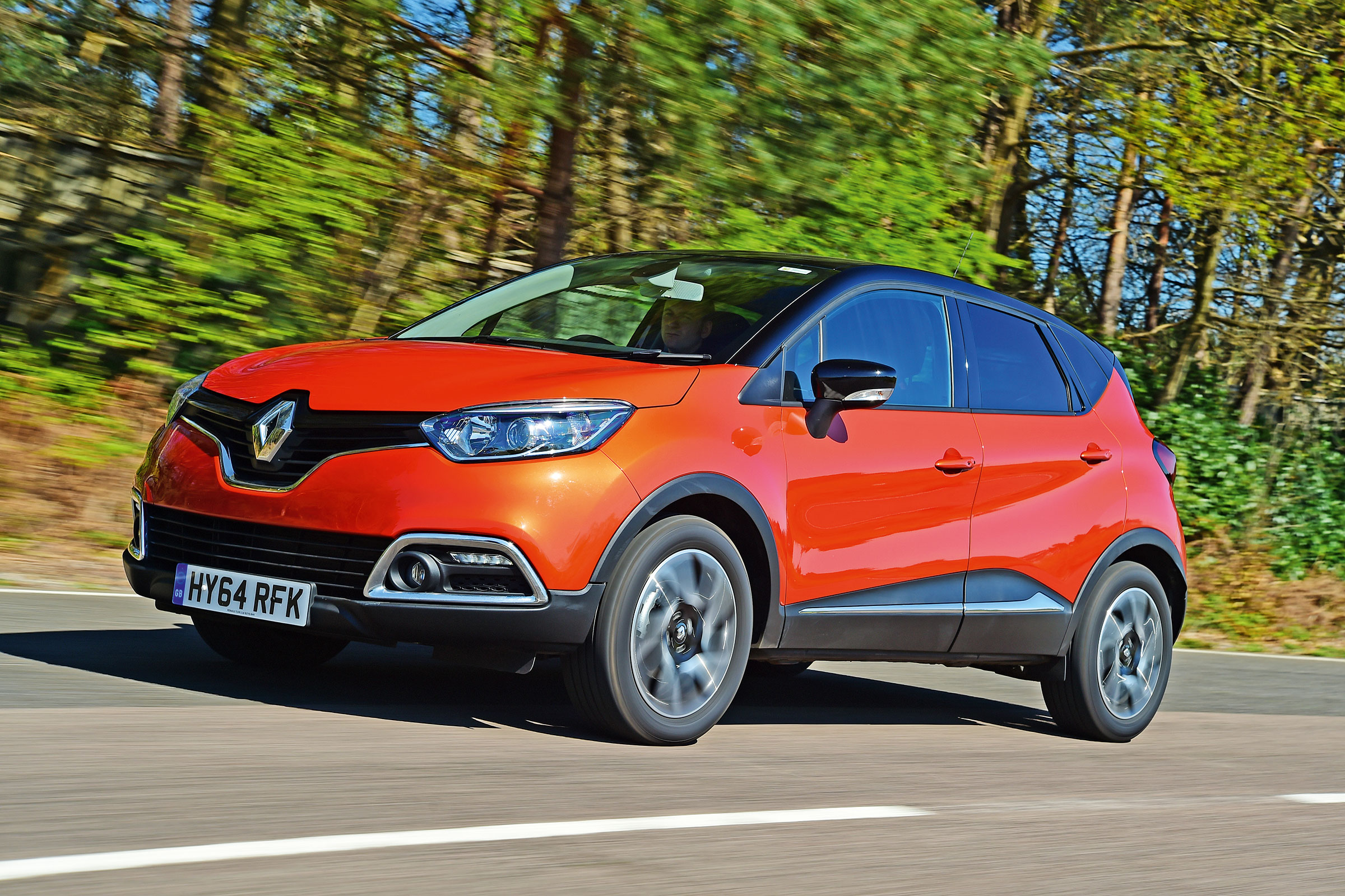 Renault Captur - front tracking