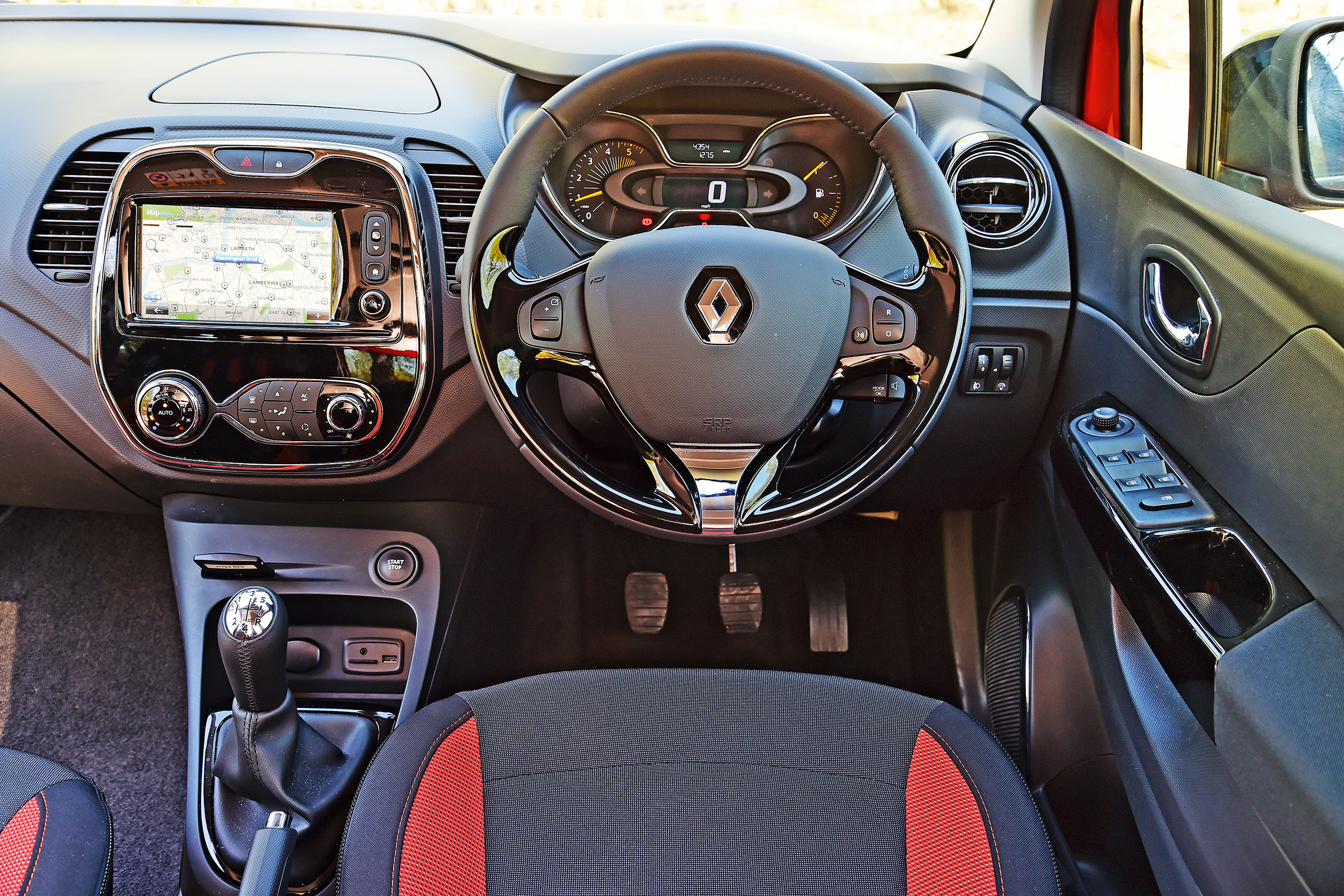 Renault Captur - interior