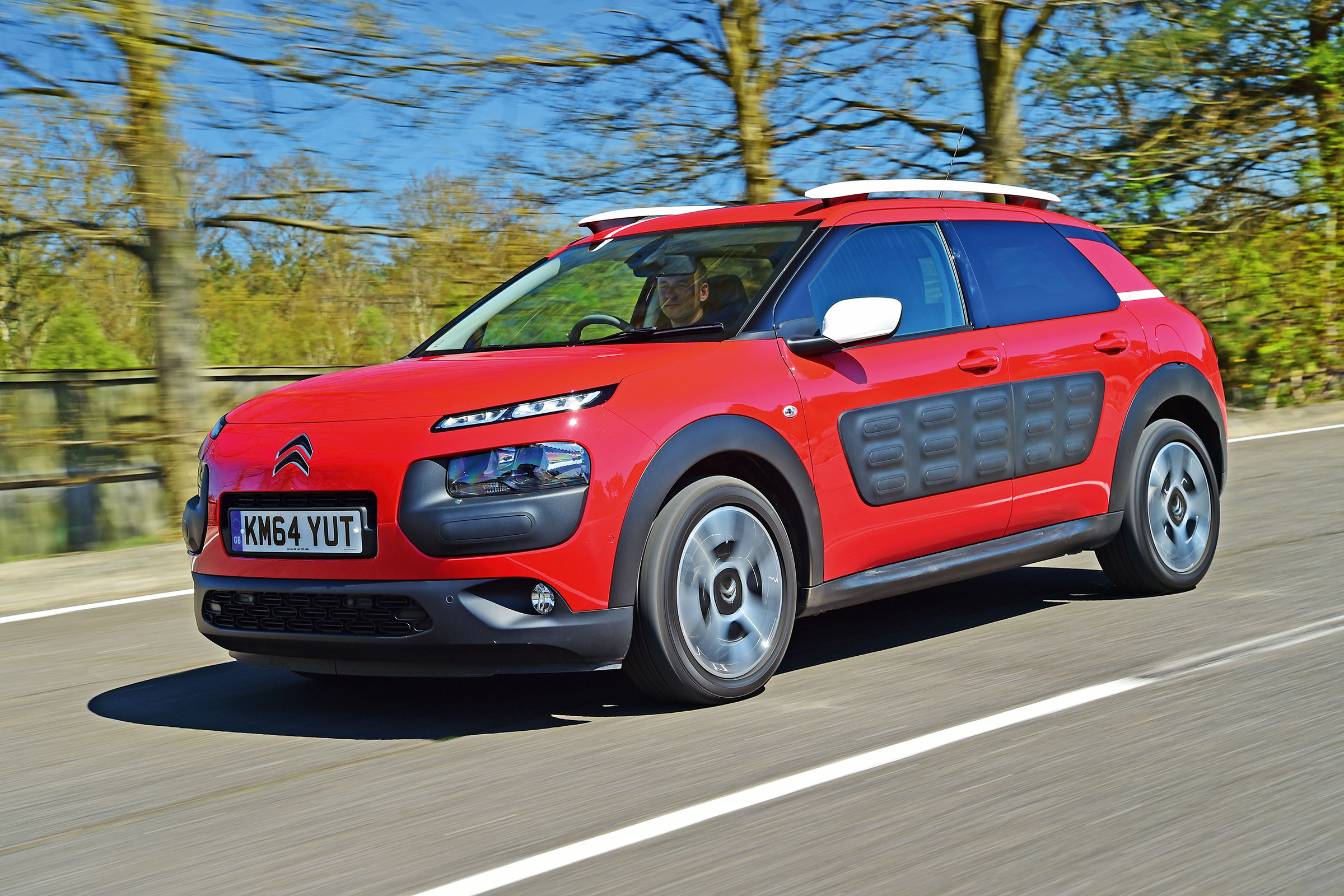 Citroen C4 Cactus - front tracking