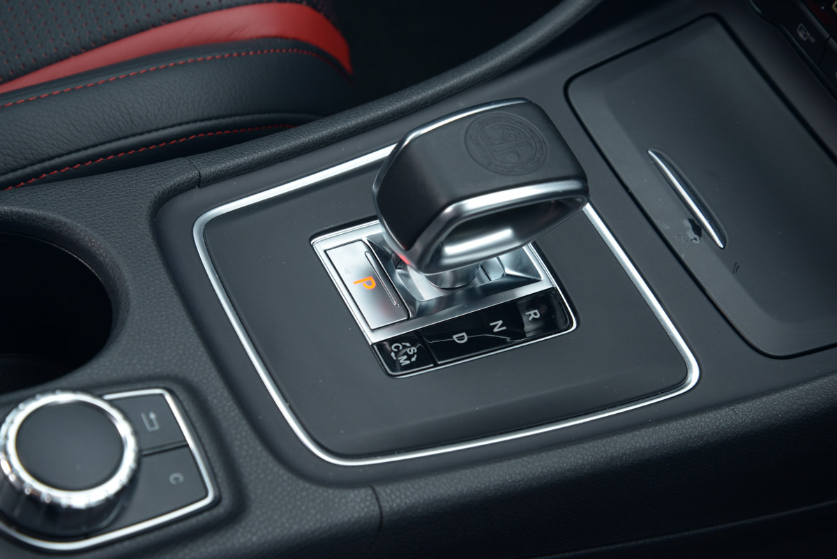 Mercedes A45 AMG 2014 gear