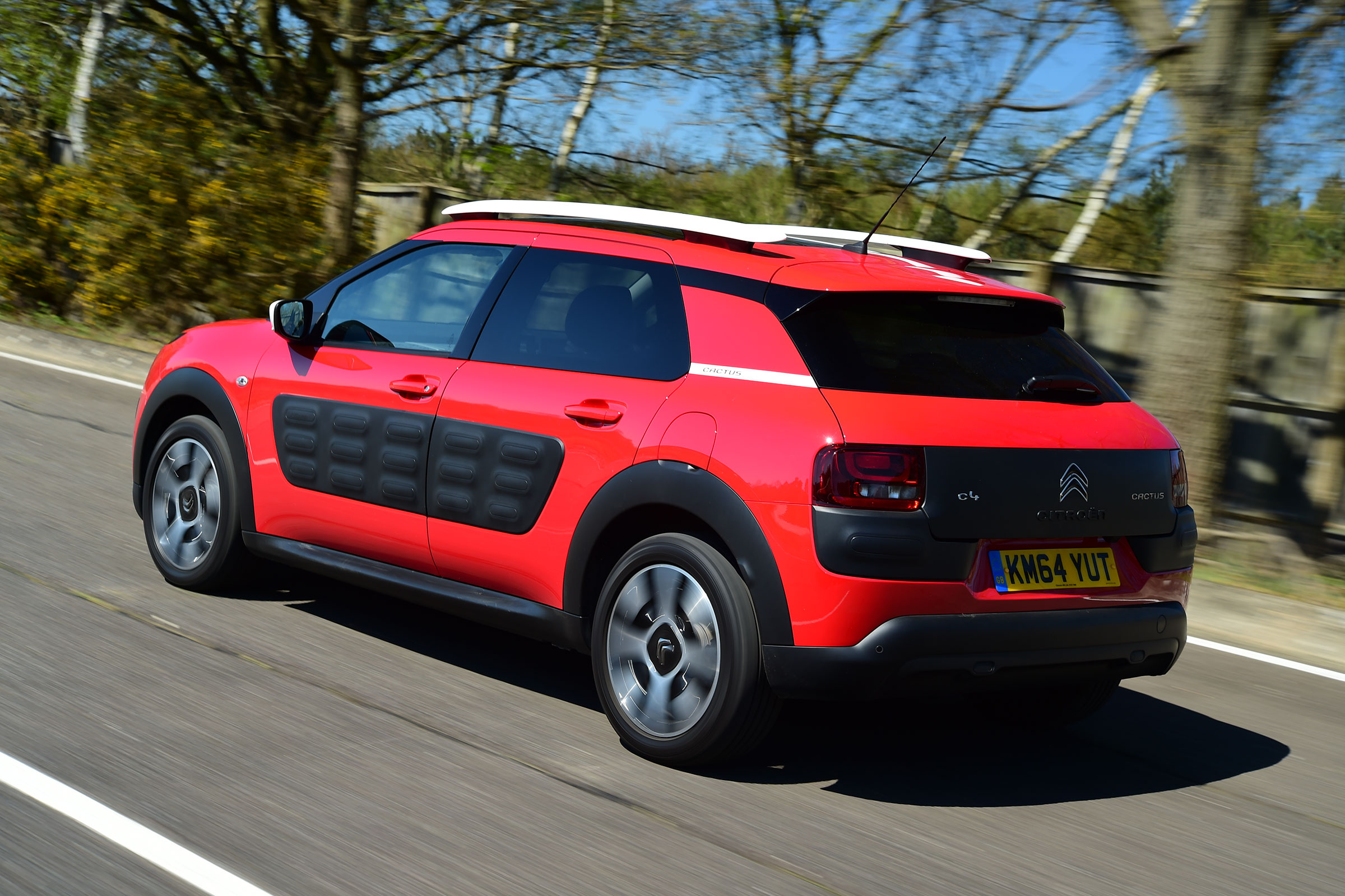 Citroen C4 Cactus - rear tracking