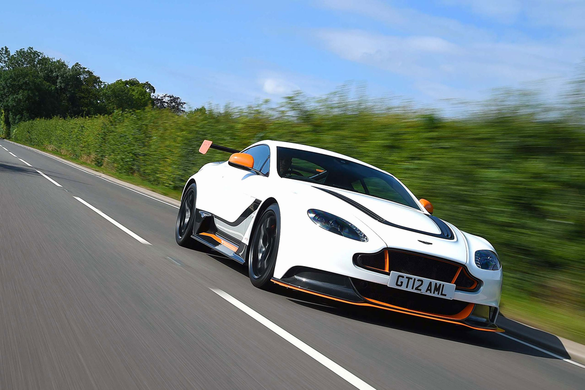 Aston Martin Vantage GT12