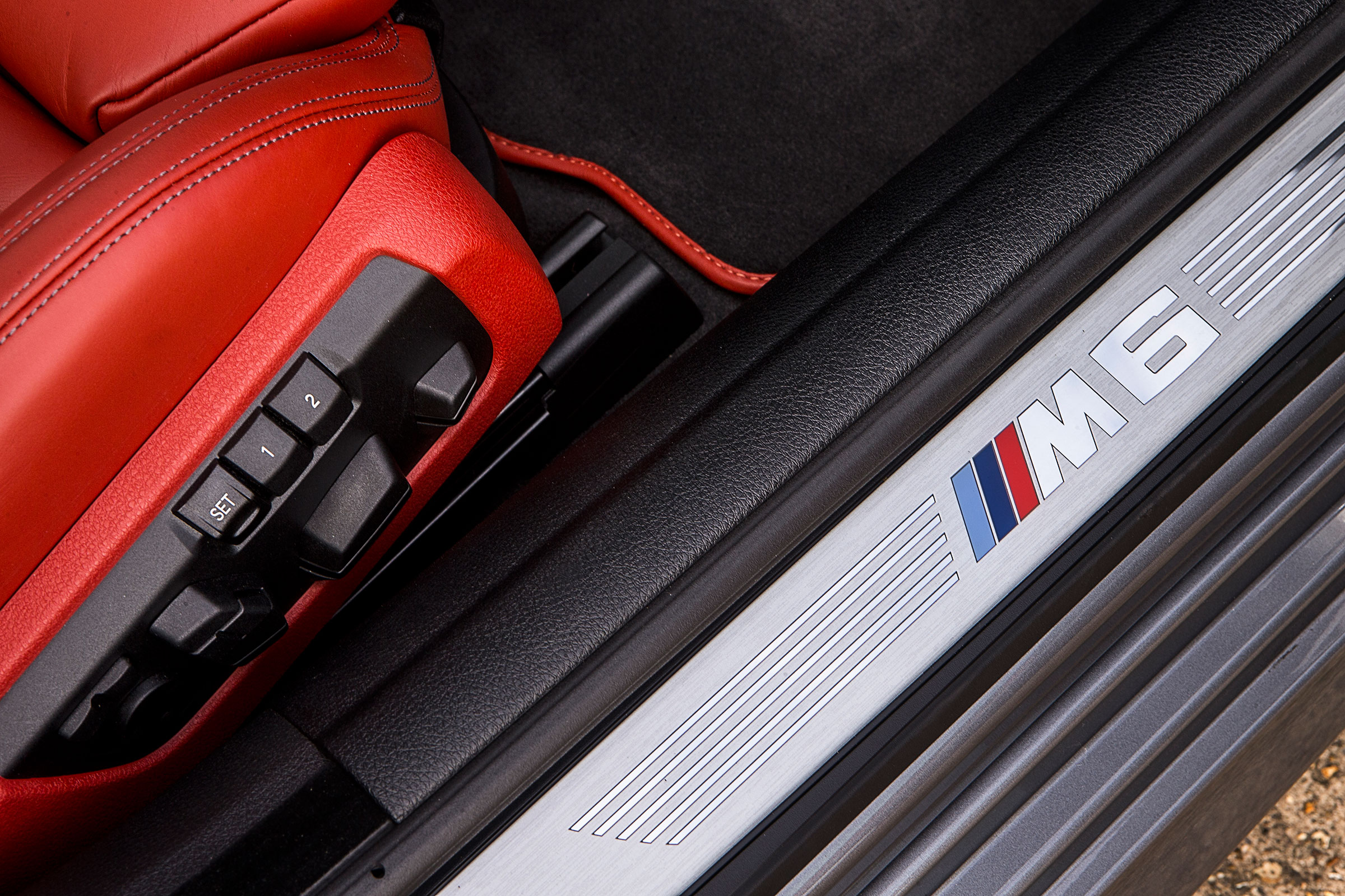 BMW M6 Gran Coupe sill