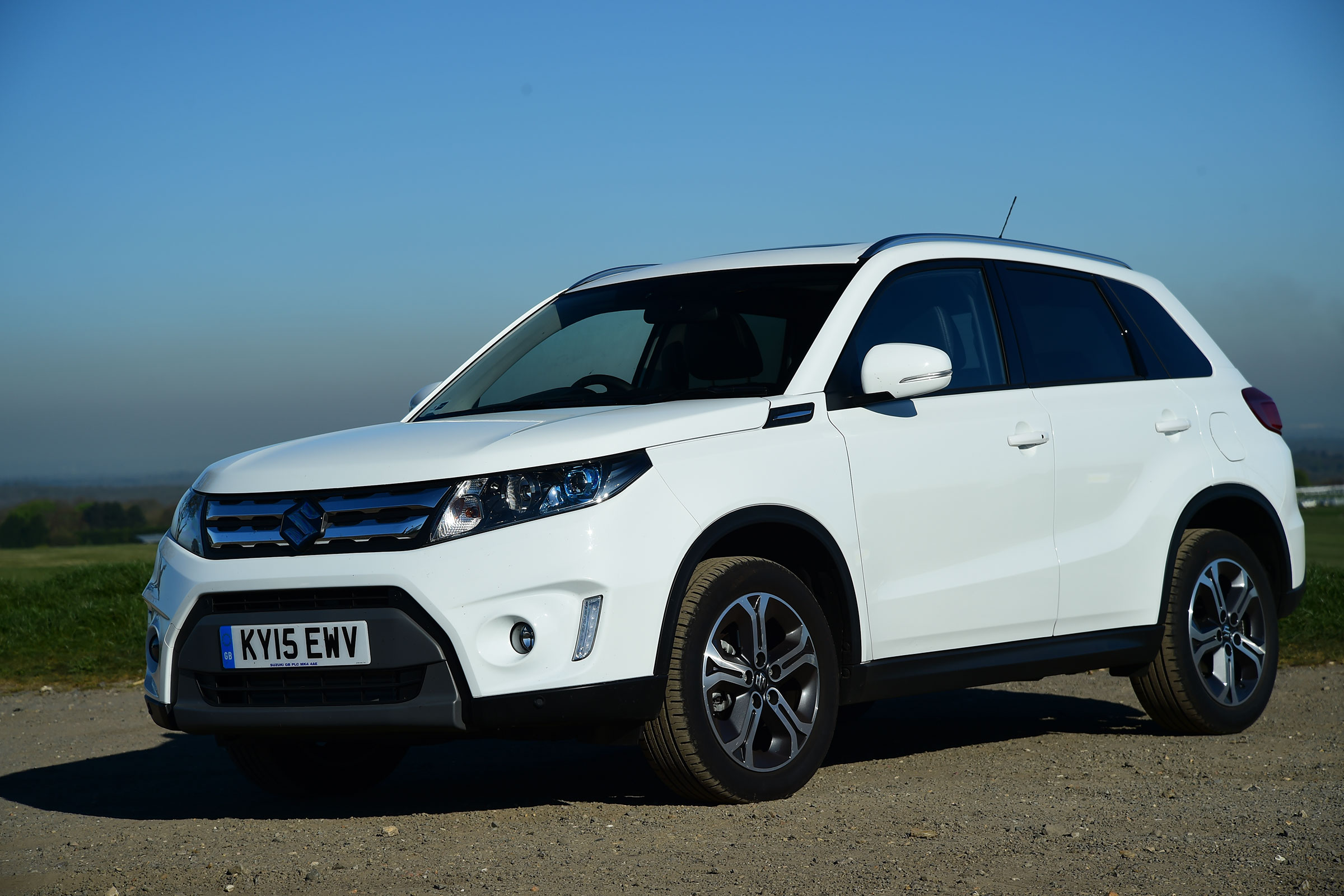 Suzuki Vitara - front static