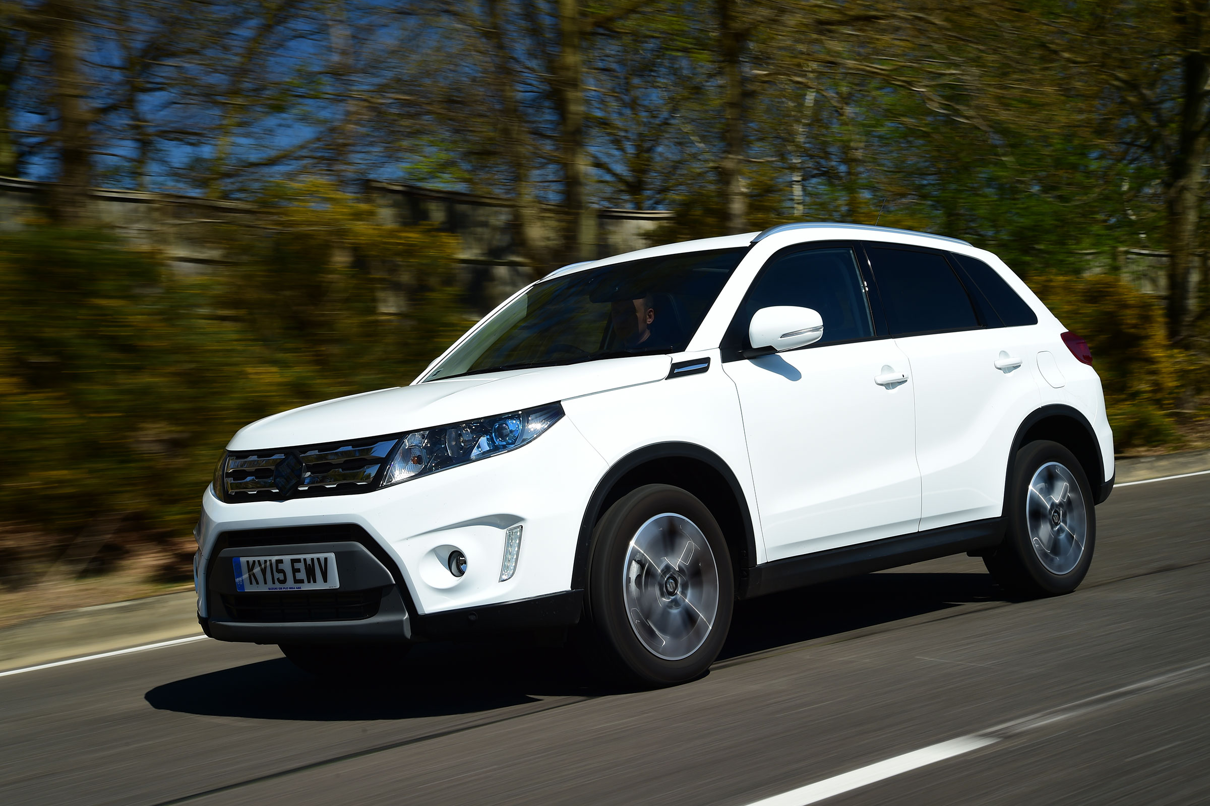 Suzuki Vitara - front tracking