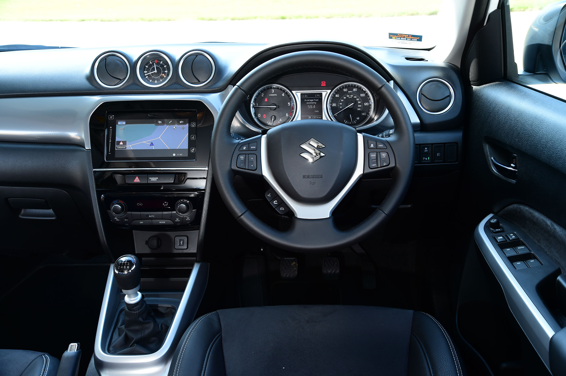 Suzuki Vitara - interior