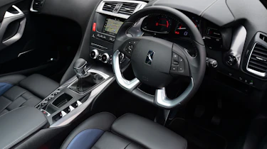 DS 5 drivers position