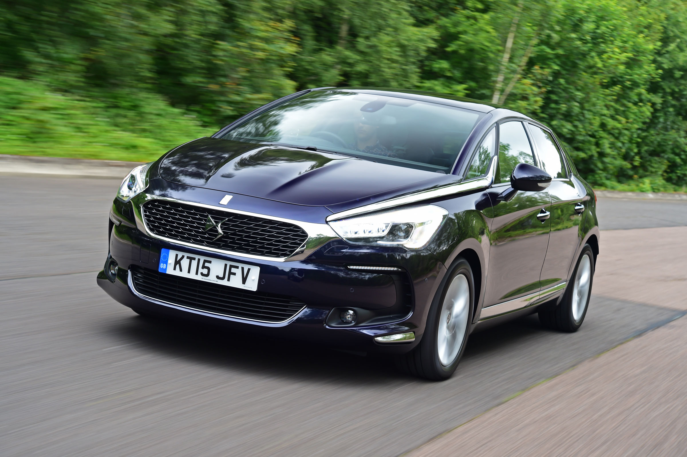 DS 5 front