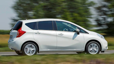 Nissan Note panning