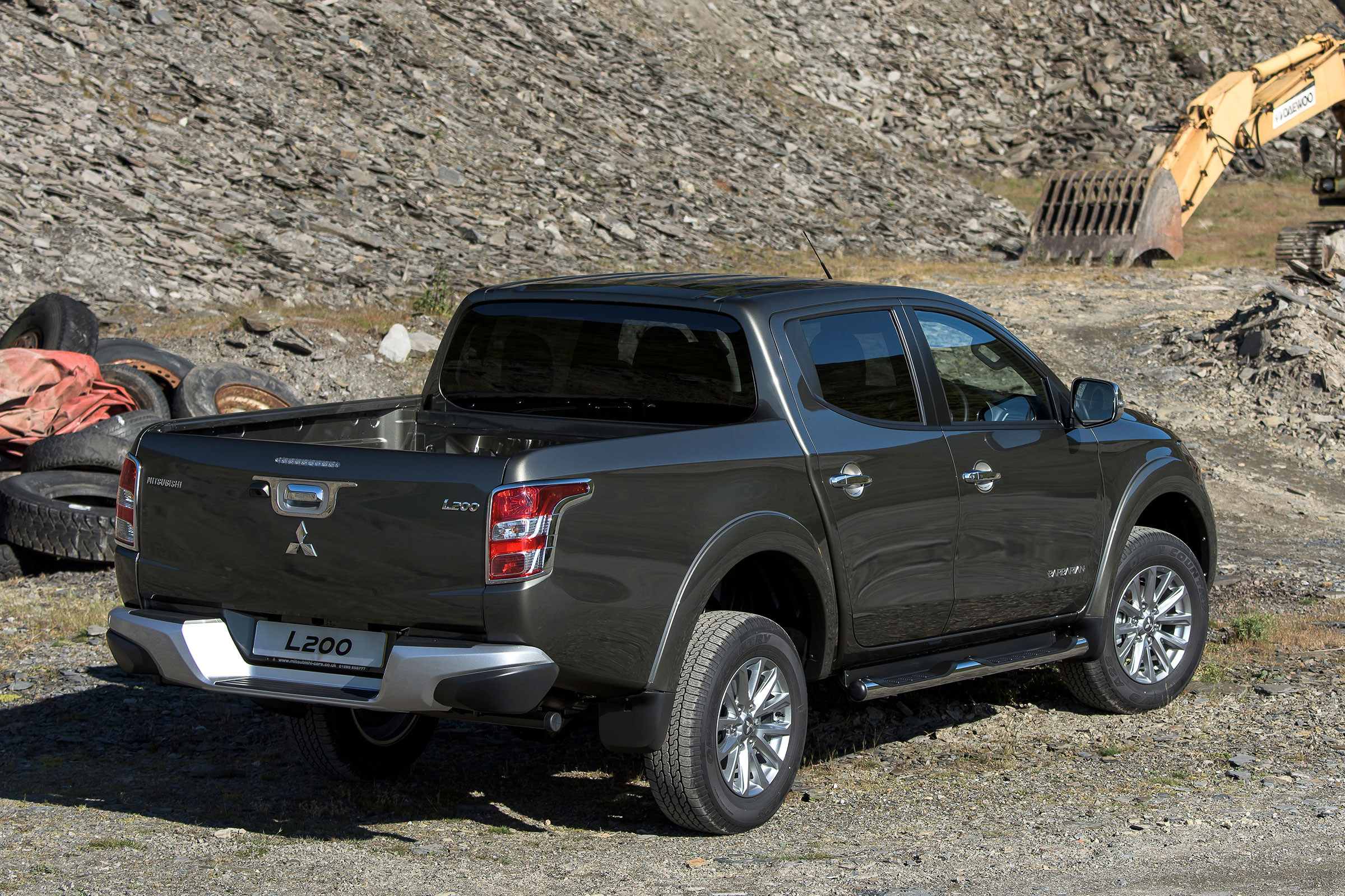 Mitsubishi L200 - rear static