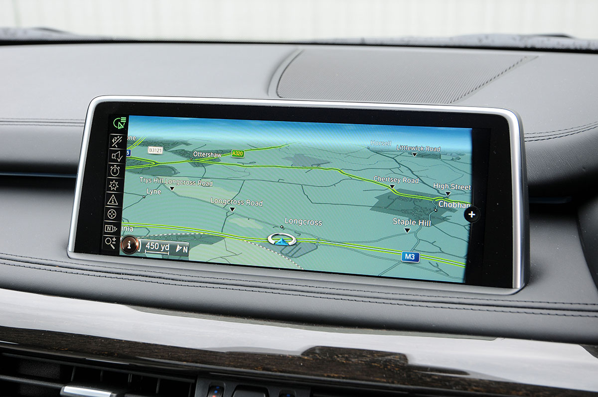 BMW X5 M50d screen