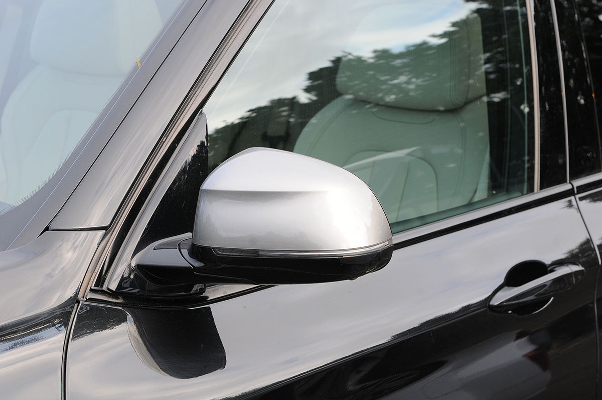 BMW X5 M50d wing mirror