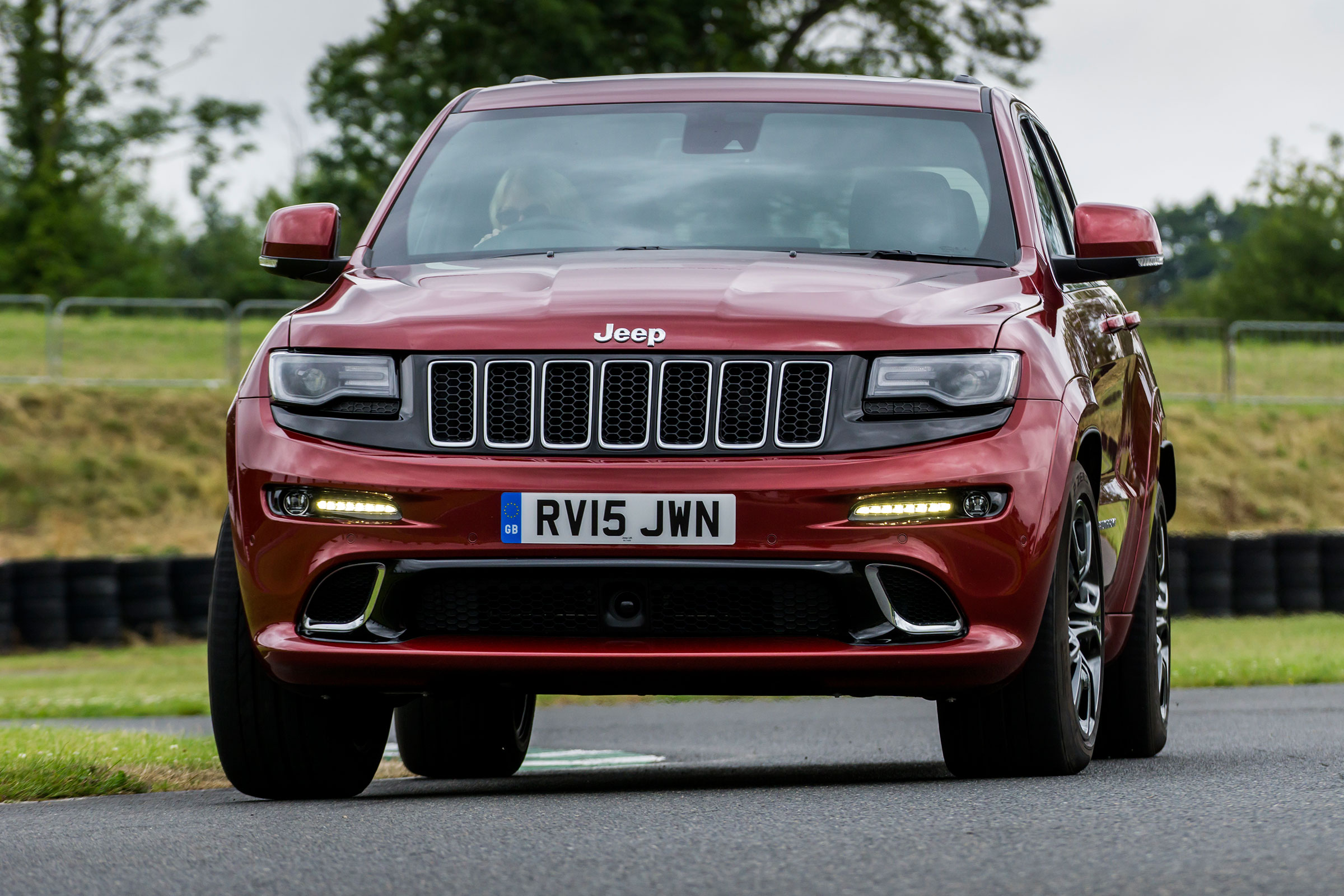 Jeep Grand Cherokee SRT - front cornering
