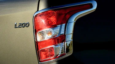 Mitsubishi L200 - rear light
