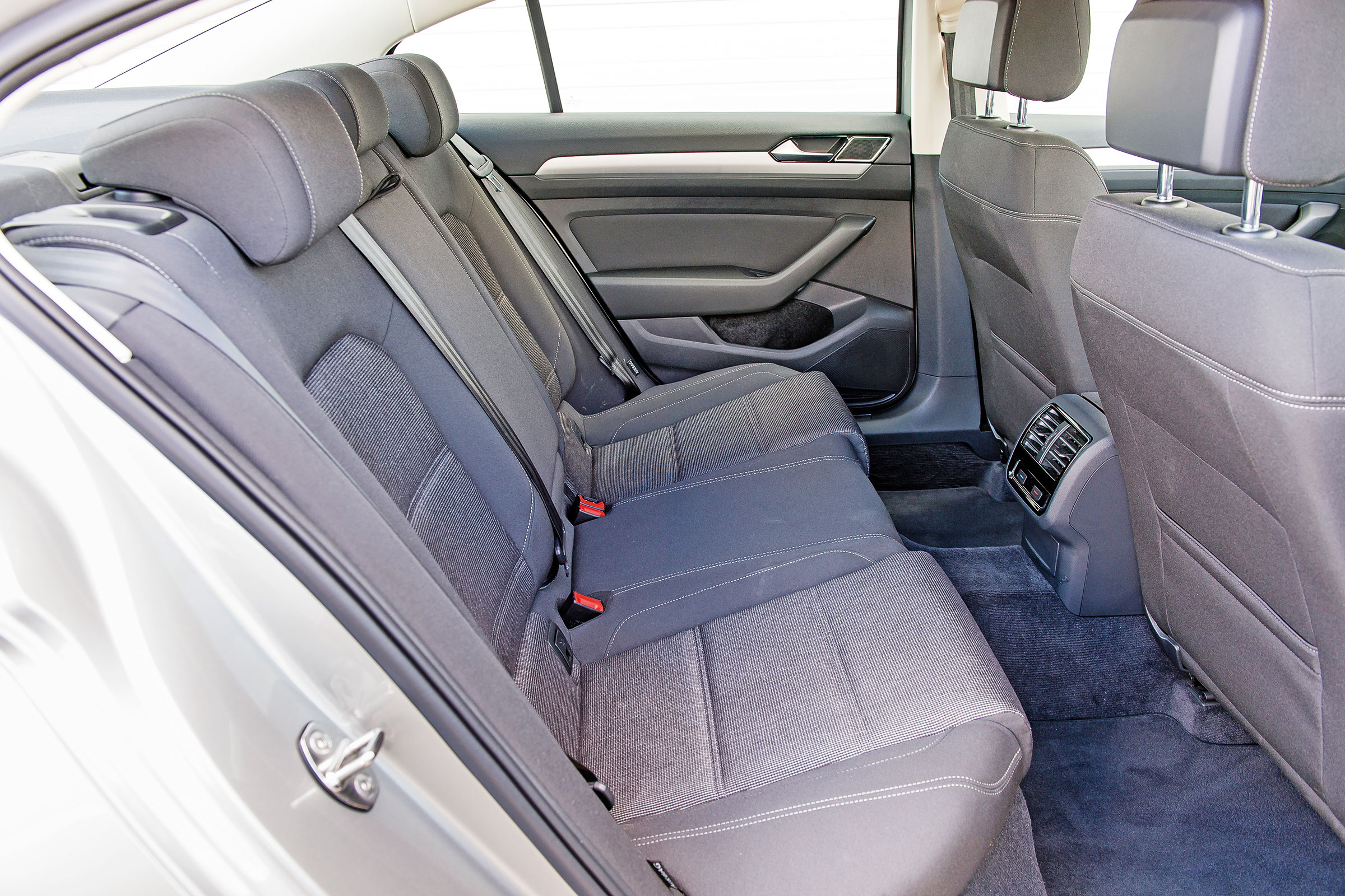 VW Passat - rear seats