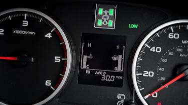 Mitsubishi L200 - dials